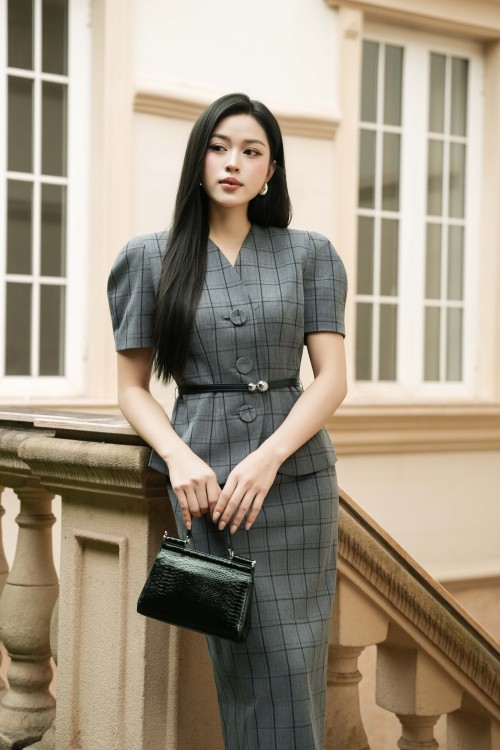 Sixdo Taupe Woven Pencil Skirt